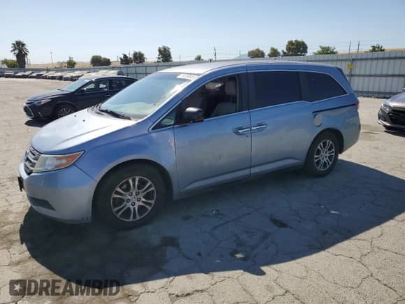 2013 Honda Odyssey EX z VIN 5FNRL5H44DB075651, wystawiony jako Copart lot #64466045 z przebiegiem 196 033 mil mil oraz Szkoda całkowita • Salvage title. Historia ofert i sprzedaży dostępna na DreamBid. Obrazek 1.