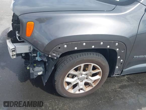 2017 Jeep Renegade Latitude с VIN ZACCJABB7HPF85356, выставлен на аукционе IAAI как лот 43229415 с пробегом 138 236 миль миль и . История ставок и продаж доступна на DreamBid. Изображение 20.
