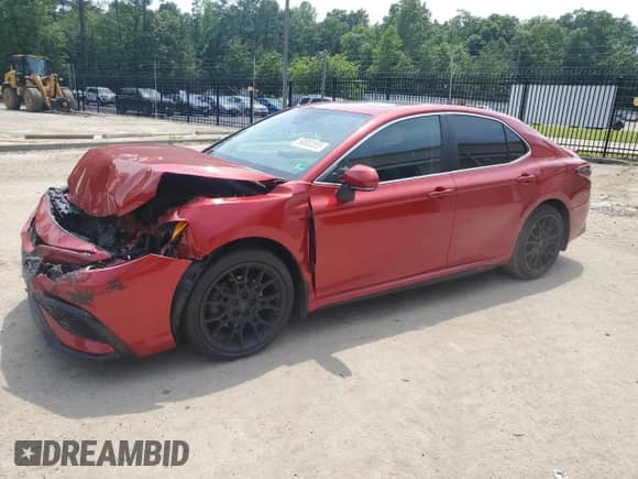 2021 Toyota Camry SE z VIN 4T1S11AK7MU450170, wystawiony jako Copart lot #60863555 z przebiegiem 17 898 mil mil oraz Szkoda całkowita • Salvage title. Historia ofert i sprzedaży dostępna na DreamBid. Obrazek 1.