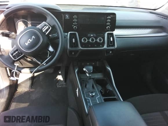 2023 Kia Sorento LX with VIN 5XYRGDLCXPG193861, listed as a Copart auction lot 58504275 with 138,690 mi miles and Salvage title. Bid and sale history available at DreamBid. Image 8.