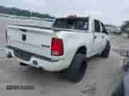 2015 Ram 1500 Express z VIN 1C6RR7KT7FS690136, wystawiony jako IAAI lot #42618497 z przebiegiem 194 347 mil mil oraz . Historia ofert i sprzedaży dostępna na DreamBid. Obrazek 4.