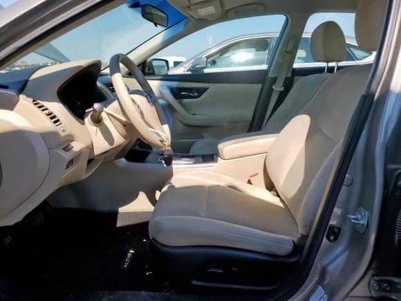 2015 Nissan Altima S with VIN 1N4AL3APXFN322333, listed as a Copart auction lot 82213145 with 130,371 mi miles and Salvage title. Bid and sale history available at DreamBid. Image 7.