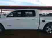 2022 Ram 1500 Laramie z VIN 1C6SRFJT5NN150651, wystawiony jako IAAI lot #43082621 z przebiegiem Nie podano mil oraz . Historia ofert i sprzedaży dostępna na DreamBid. Obrazek 15.