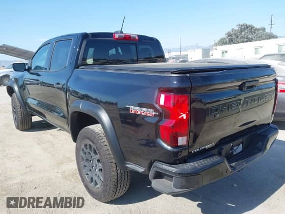 2024 Chevrolet Colorado 4WD Trail Boss с VIN 1GCPTEEK5R1144549, выставлен на аукционе IAAI как лот 42754175 с пробегом Не указан миль и . История ставок и продаж доступна на DreamBid. Изображение 3.