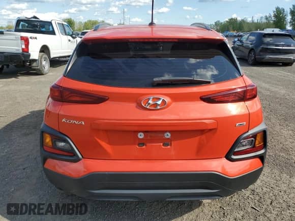 2020 Hyundai Kona SE z VIN KM8K1CAAXLU426379, wystawiony jako Copart lot #71846205 z przebiegiem Nie podano mil oraz Szkoda całkowita • Salvage title. Historia ofert i sprzedaży dostępna na DreamBid. Obrazek 6.
