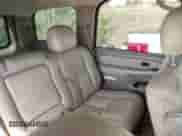 2003 Chevrolet Tahoe LS z VIN 1GNEC13Z63R140932, wystawiony jako IAAI lot #41703060 z przebiegiem 345 133 mil mil oraz . Historia ofert i sprzedaży dostępna na DreamBid. Obrazek 8.