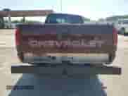 2000 Chevrolet Silverado 2500 z VIN 1GCGK24R1YR179315, wystawiony jako Copart lot #62485564 z przebiegiem 125 566 mil mil oraz Szkoda całkowita • Salvage title. Historia ofert i sprzedaży dostępna na DreamBid. Obrazek 6.