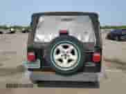 2003 Jeep Wrangler X z VIN 1J4FA39S23P359983, wystawiony jako Copart lot #59469005 z przebiegiem 118 585 mil mil oraz Czysty tytuł • Clean title. Historia ofert i sprzedaży dostępna na DreamBid. Obrazek 6.