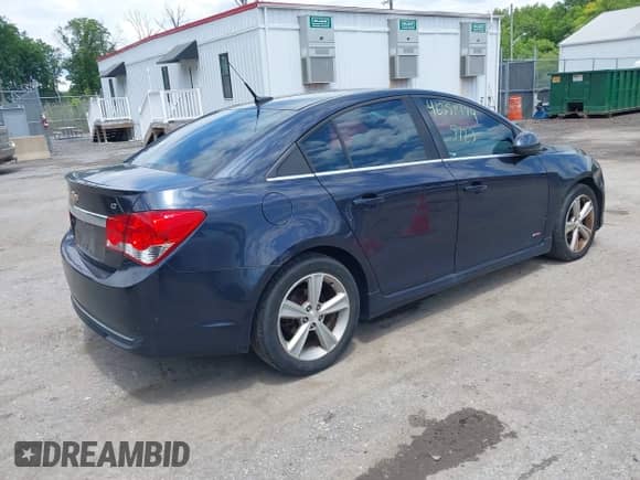 2014 Chevrolet Cruze 2LT с VIN 1G1PE5SB8E7267048, выставлен на аукционе IAAI как лот 42351474 с пробегом 168 450 миль миль и . История ставок и продаж доступна на DreamBid. Изображение 4.