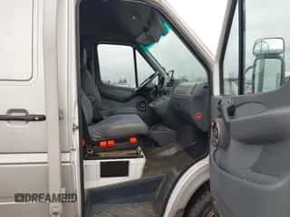 2005 Dodge Sprinter with VIN WD2PD744655747605, listed as a IAAI auction lot 41691536 with 226,397 mi miles and . Bid and sale history available at DreamBid. Image 5.