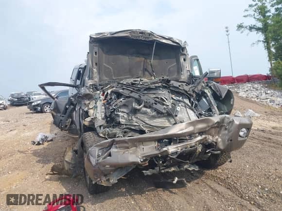 2015 Chevrolet Silverado 2500HD High Country with VIN 1GC1KXE8XFF614341, listed as a IAAI auction lot 43154911 with Not provided miles and . Bid and sale history available at DreamBid. Image 6.