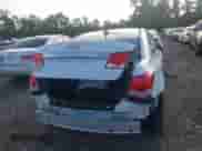 2015 Chevrolet Cruze LT z VIN 1G1PE5SB0F7290972, wystawiony jako IAAI lot #43078116 z przebiegiem Nie podano mil oraz . Historia ofert i sprzedaży dostępna na DreamBid. Obrazek 6.