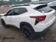 2024 Chevrolet Trax ACTIV z VIN KL77LKE28RC189212, wystawiony jako IAAI lot #42379089 z przebiegiem 29 991 mil mil oraz . Historia ofert i sprzedaży dostępna na DreamBid. Obrazek 3.