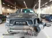 2020 Ram 1500 Rebel z VIN 1C6SRFLT0LN162491, wystawiony jako IAAI lot #41841159 z przebiegiem 58 265 mil mil oraz . Historia ofert i sprzedaży dostępna na DreamBid. Obrazek 13.