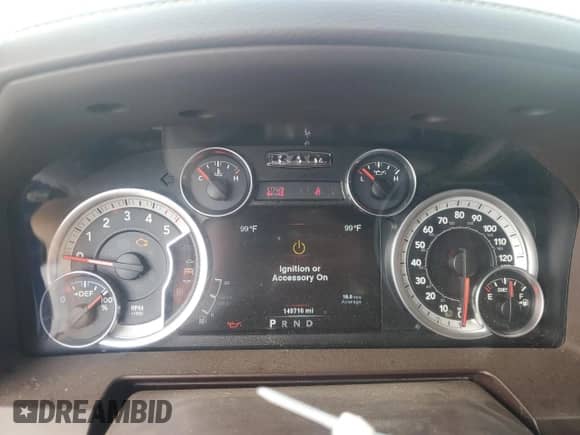 2014 Ram 1500 Laramie z VIN 1C6RR7VM0ES387931, wystawiony jako Copart lot #56866025 z przebiegiem 149 710 mil mil oraz Czysty tytuł • Clean title. Historia ofert i sprzedaży dostępna na DreamBid. Obrazek 9.