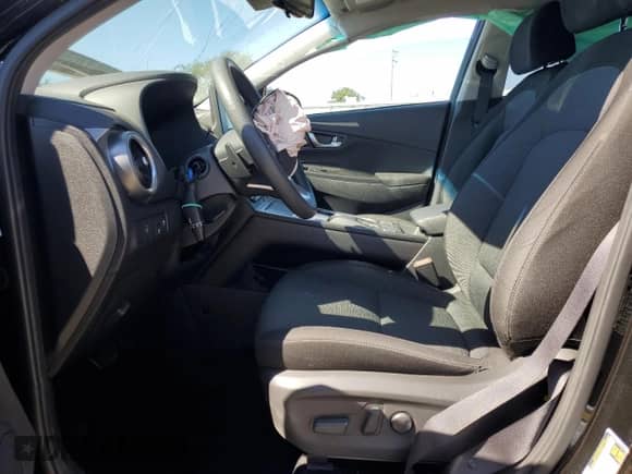 2023 Hyundai Kona SE z VIN KM8K23AG4PU166570, wystawiony jako Copart lot #82192035 z przebiegiem 28 718 mil mil oraz Szkoda całkowita • Salvage title. Historia ofert i sprzedaży dostępna na DreamBid. Obrazek 7.