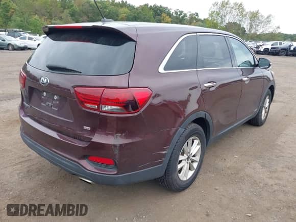 2020 Kia Sorento LX with VIN 5XYPGDA34LG642178, listed as a IAAI auction lot 43268883 with 106,822 mi miles and . Bid and sale history available at DreamBid. Image 4.