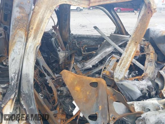 2006 Cadillac Escalade z VIN 1GYEC63N36R140923, wystawiony jako IAAI lot #42348753 z przebiegiem Nie podano mil oraz . Historia ofert i sprzedaży dostępna na DreamBid. Obrazek 5.