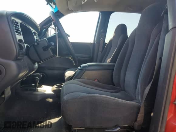 2000 Dodge Dakota Sport with VIN 1B7GG2AN3YS704614, listed as a Copart auction lot 62407275 with 208,111 mi miles and Salvage title. Bid and sale history available at DreamBid. Image 7.