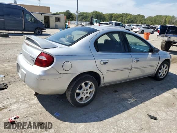 2005 Dodge Neon SXT with VIN 1B3ES56C55D195402, listed as a Copart auction lot 71735184 with 172,160 mi miles and Salvage title. Bid and sale history available at DreamBid. Image 3.