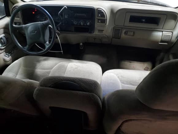 1997 Chevrolet Silverado 3500 с VIN 1GCHC33J5VF002668, выставлен на аукционе Copart как лот 87199575 с пробегом 156 834 миль миль и Чистый • Clean title. История ставок и продаж доступна на DreamBid. Изображение 8.