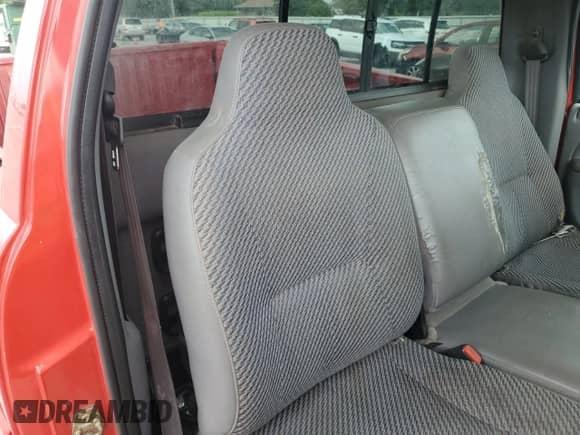 2001 Dodge 1500 Work Special z VIN 1B7HC16X51S218946, wystawiony jako Copart lot #65726535 z przebiegiem 272 045 mil mil oraz Szkoda całkowita • Salvage title. Historia ofert i sprzedaży dostępna na DreamBid. Obrazek 10.