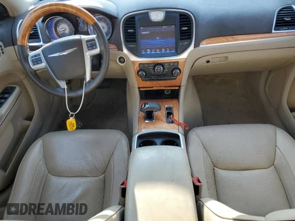 2013 Chrysler 300 C с VIN 2C3CCAKG5DH660934, выставлен на аукционе Copart как лот 67403325 с пробегом 161 397 миль миль и Чистый • Clean title. История ставок и продаж доступна на DreamBid. Изображение 8.