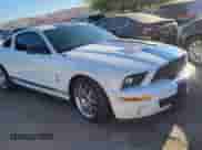 2009 Ford Mustang Shelby GT500 z VIN 1ZVHT88S395134593, wystawiony jako Copart lot #65560435 z przebiegiem 48 924 mil mil oraz Czysty tytuł • Clean title. Historia ofert i sprzedaży dostępna na DreamBid. Obrazek 1.