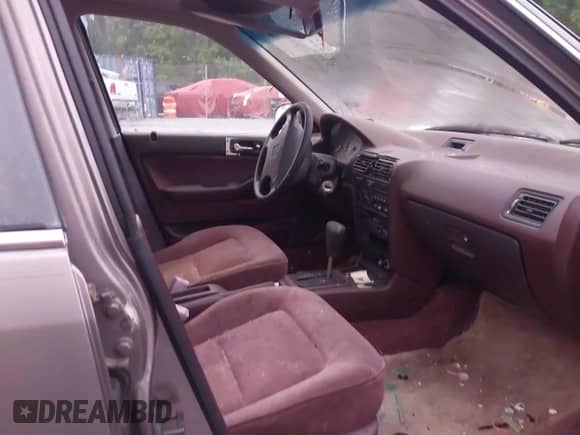 1993 Honda Accord LX z VIN JHMCB7650PC005838, wystawiony jako IAAI lot #42861998 z przebiegiem 217 028 mil mil oraz . Historia ofert i sprzedaży dostępna na DreamBid. Obrazek 5.