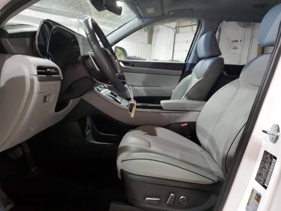 2023 Hyundai Palisade SEL с VIN KM8R4DGEXPU592378, выставлен на аукционе Copart как лот 55386084 с пробегом 10 826 миль миль и . История ставок и продаж доступна на DreamBid. Изображение 7.