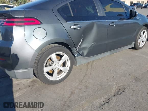 2013 Chevrolet Volt z VIN 1G1RF6E48DU118079, wystawiony jako IAAI lot #43426157 z przebiegiem 148 804 mil mil oraz . Historia ofert i sprzedaży dostępna na DreamBid. Obrazek 6.