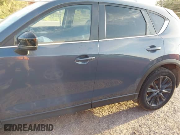 2024 Mazda CX-5 S Preferred z VIN JM3KFBCL3R0532159, wystawiony jako IAAI lot #42769560 z przebiegiem 15 651 mil mil oraz . Historia ofert i sprzedaży dostępna na DreamBid. Obrazek 15.
