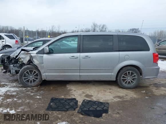 2016 Dodge Grand Caravan SE Plus с VIN 2C4RDGBG9GR357837, выставлен на аукционе IAAI как лот 41369594 с пробегом 260 609 миль миль и . История ставок и продаж доступна на DreamBid. Изображение 14.