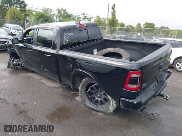 2021 Ram 1500 Big Horn with VIN 1C6SRFMT8MN533882, listed as a IAAI auction lot 43003790 with 25,711 mi miles and . Bid and sale history available at DreamBid. Image 3.