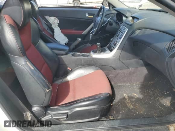 2010 Hyundai Genesis Coupe Track с VIN KMHHT6KD6AU013287, выставлен на аукционе Copart как лот 70529985 с пробегом 245 234 миль миль и Списание • Salvage title. История ставок и продаж доступна на DreamBid. Изображение 7.