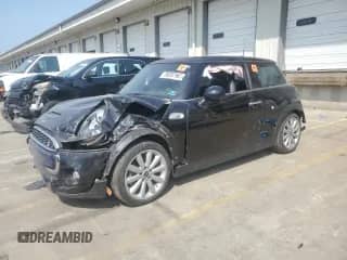 2018 MINI Hardtop Cooper S с VIN WMWXP7C57J2A47414, выставлен на аукционе Copart как лот 59207965 с пробегом 33 117 миль миль и Списание • Salvage title. История ставок и продаж доступна на DreamBid. Изображение 1.