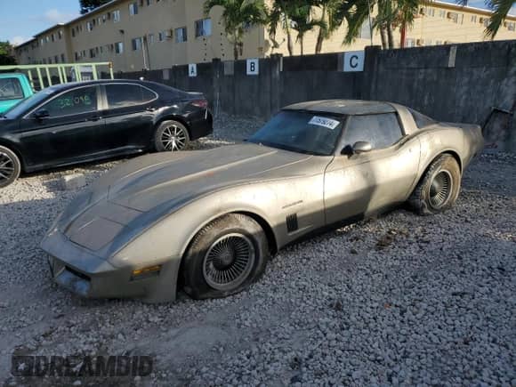 1982 Chevrolet Corvette с VIN 1AY0785C5123933, выставлен на аукционе Copart как лот 77579274 с пробегом 306 416 миль миль и Чистый • Clean title. История ставок и продаж доступна на DreamBid. Изображение 1.