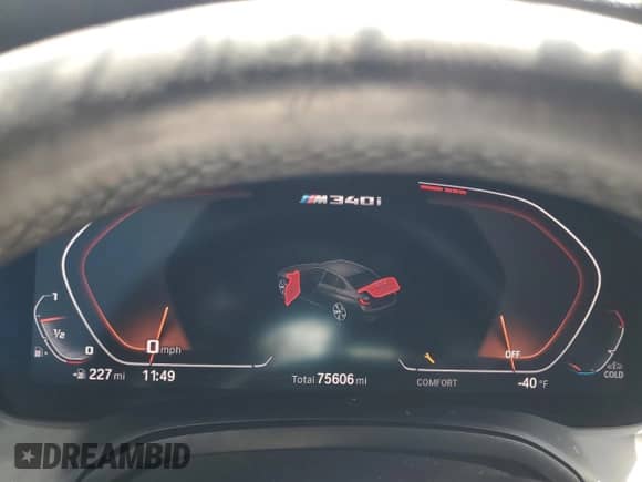 2020 BMW 3 Series M340i z VIN 3MW5U7J09L8B26303, wystawiony jako Copart lot #59202145 z przebiegiem 75 606 mil mil oraz Szkoda całkowita • Salvage title. Historia ofert i sprzedaży dostępna na DreamBid. Obrazek 9.