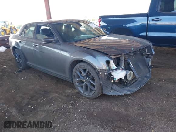 2023 Chrysler 300 S с VIN 2C3CCABG7PH641015, выставлен на аукционе IAAI как лот 43452791 с пробегом 51 054 миль миль и . История ставок и продаж доступна на DreamBid. Изображение 1.
