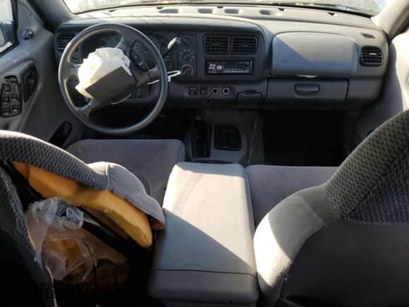 1999 Dodge Durango with VIN 1B4HS28Y1XF573528, listed as a Copart auction lot 71499974 with 118,012 mi miles and Salvage title. Bid and sale history available at DreamBid. Image 8.