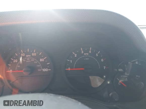 2008 Jeep Wrangler Unlimited X с VIN 1J4GB39138L589300, выставлен на аукционе IAAI как лот 41671690 с пробегом Не указан миль и . История ставок и продаж доступна на DreamBid. Изображение 7.