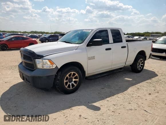 2018 Ram 1500 Tradesman z VIN 1C6RR6FG3JS336310, wystawiony jako Copart lot #82068495 z przebiegiem 107 369 mil mil oraz Szkoda całkowita • Salvage title. Historia ofert i sprzedaży dostępna na DreamBid. Obrazek 1.