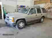 1999 Chevrolet Tahoe Z71 z VIN 1GNEK13R0XJ514524, wystawiony jako Copart lot #75630694 z przebiegiem 177 027 mil mil oraz Czysty tytuł • Clean title. Historia ofert i sprzedaży dostępna na DreamBid. Obrazek 1.