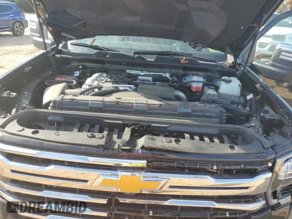 2024 Chevrolet Silverado 3500HD LTZ z VIN 1GC4YUEY0RF270095, wystawiony jako Copart lot #82200454 z przebiegiem 12 758 mil mil oraz Szkoda całkowita • Salvage title. Historia ofert i sprzedaży dostępna na DreamBid. Obrazek 11.