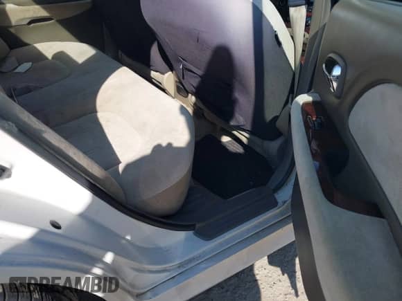 2002 Hyundai Sonata GLS with VIN KMHWF35H02A646754, listed as a IAAI auction lot 43266993 with 155,611 mi miles and . Bid and sale history available at DreamBid. Image 8.