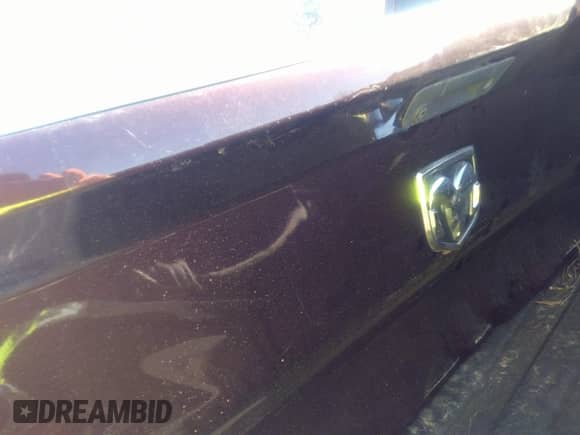 2015 Ram 1500 Laramie z VIN 1C6RR6NT5FS755037, wystawiony jako IAAI lot #41186422 z przebiegiem 128 774 mil mil oraz . Historia ofert i sprzedaży dostępna na DreamBid. Obrazek 22.