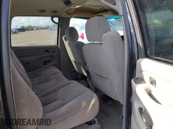 2004 Chevrolet Suburban LT with VIN 3GNEC16Z04G227562, listed as a IAAI auction lot 43066868 with 254,646 mi miles and . Bid and sale history available at DreamBid. Image 8.