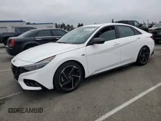 2023 Hyundai Elantra N Line z VIN KMHLR4AF0PU543943, wystawiony jako Copart lot #82133675 z przebiegiem 31 653 mil mil oraz Szkoda całkowita • Salvage title. Historia ofert i sprzedaży dostępna na DreamBid. Obrazek 1.
