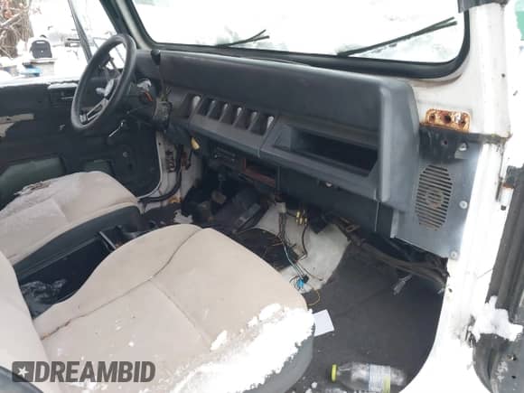 1993 Jeep Wrangler с VIN 1J4FY29S8PP250438, выставлен на аукционе IAAI как лот 41552113 с пробегом 158 020 миль миль и . История ставок и продаж доступна на DreamBid. Изображение 5.