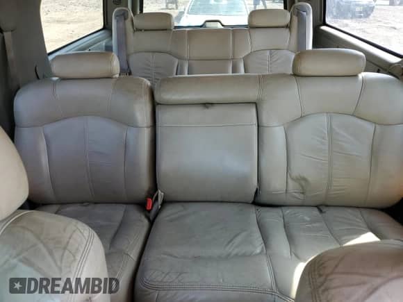 2002 Chevrolet Suburban Z71 z VIN 3GNFK16Z22G216048, wystawiony jako Copart lot #60589495 z przebiegiem 198 760 mil mil oraz Czysty tytuł • Clean title. Historia ofert i sprzedaży dostępna na DreamBid. Obrazek 10.